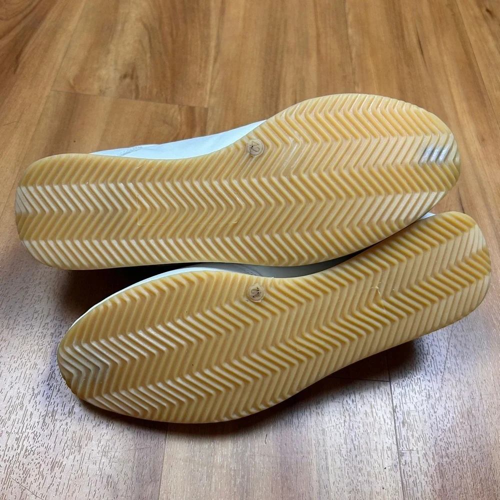 Oliver Cabell‎ White Sneakers Women Size 42 Gray Accent Casual Shoes